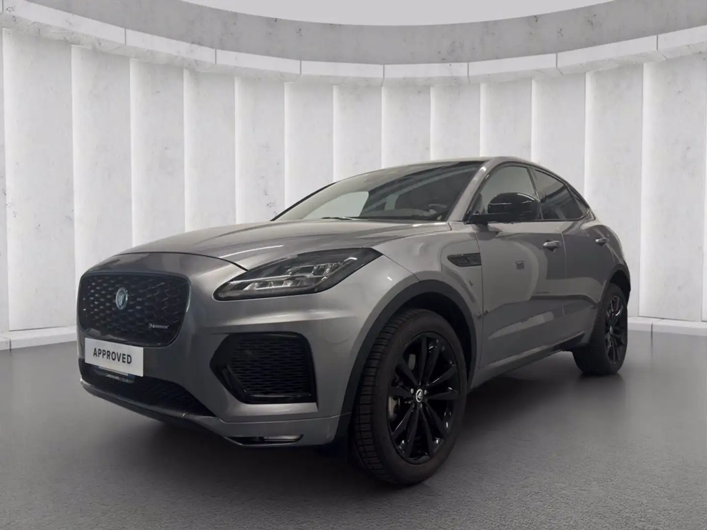2024 Jaguar E-Pace, 20 500 km, Taliansko — foto 1 2024 Jaguar E-Pace, 20 500 km, Taliansko — foto 1