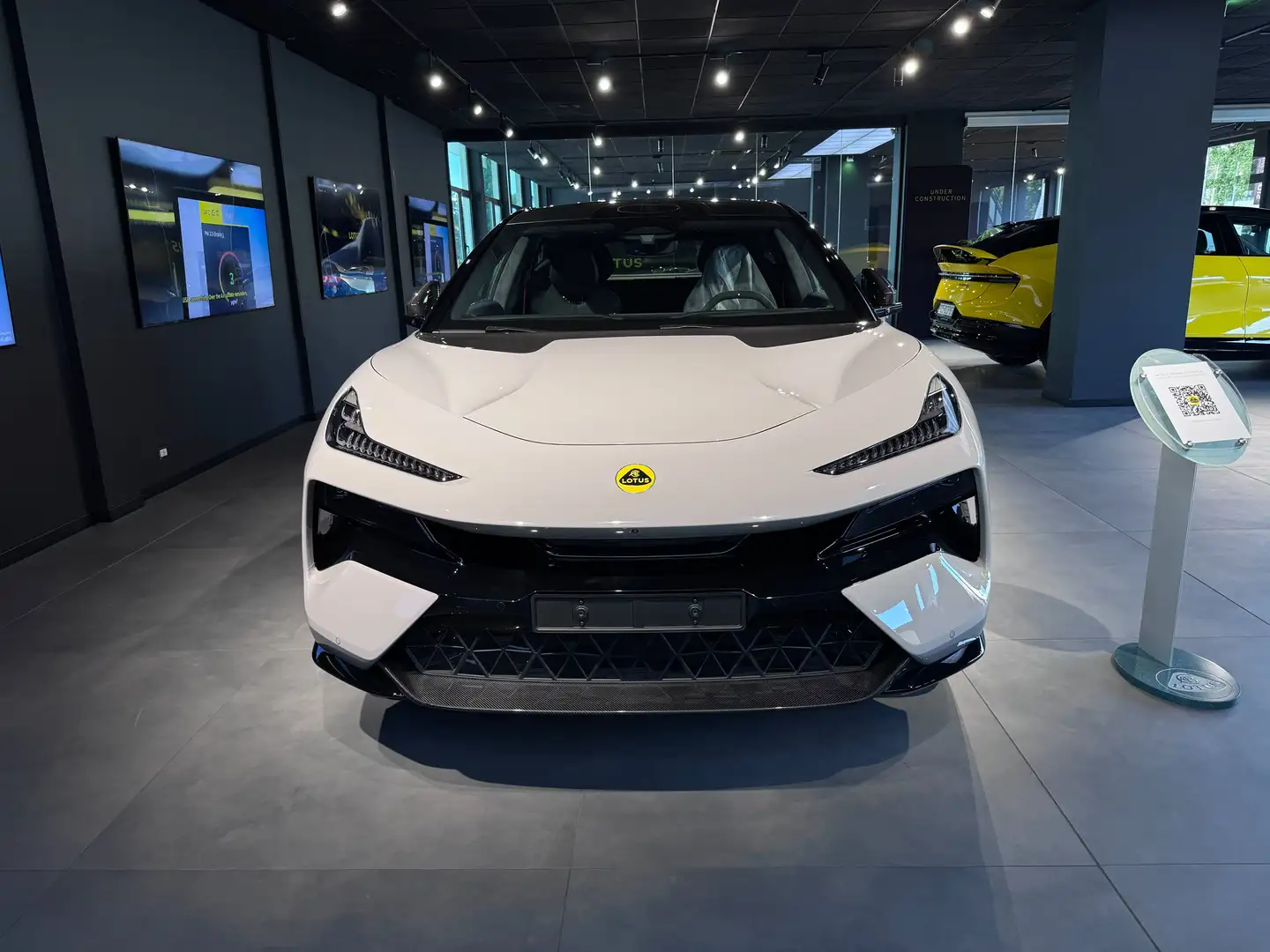 2026 Lotus Eletre, 1 km, Taliansko — foto 1