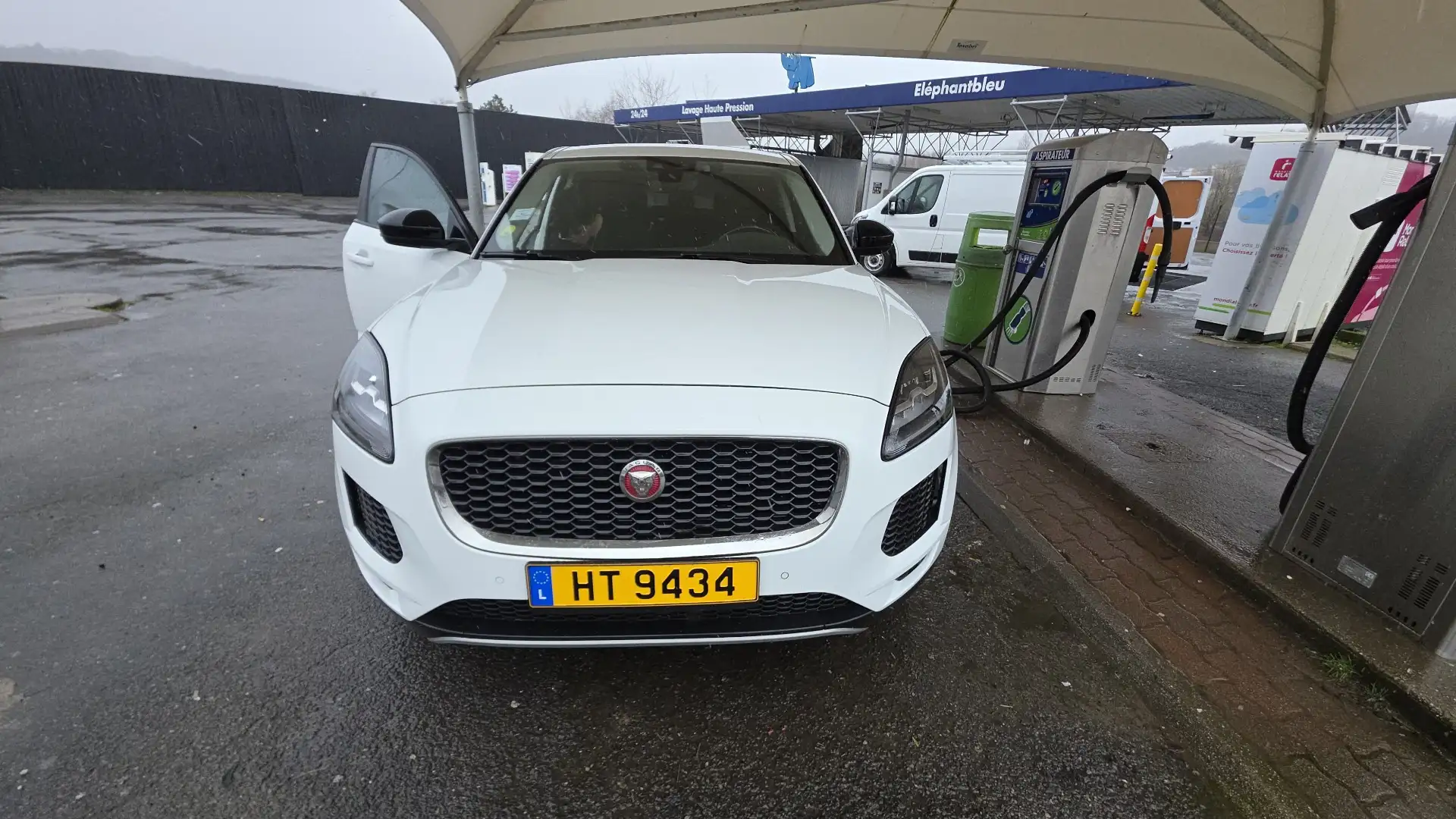2018 Jaguar E-Pace, 114 000 km, Luxembursko — foto 1
