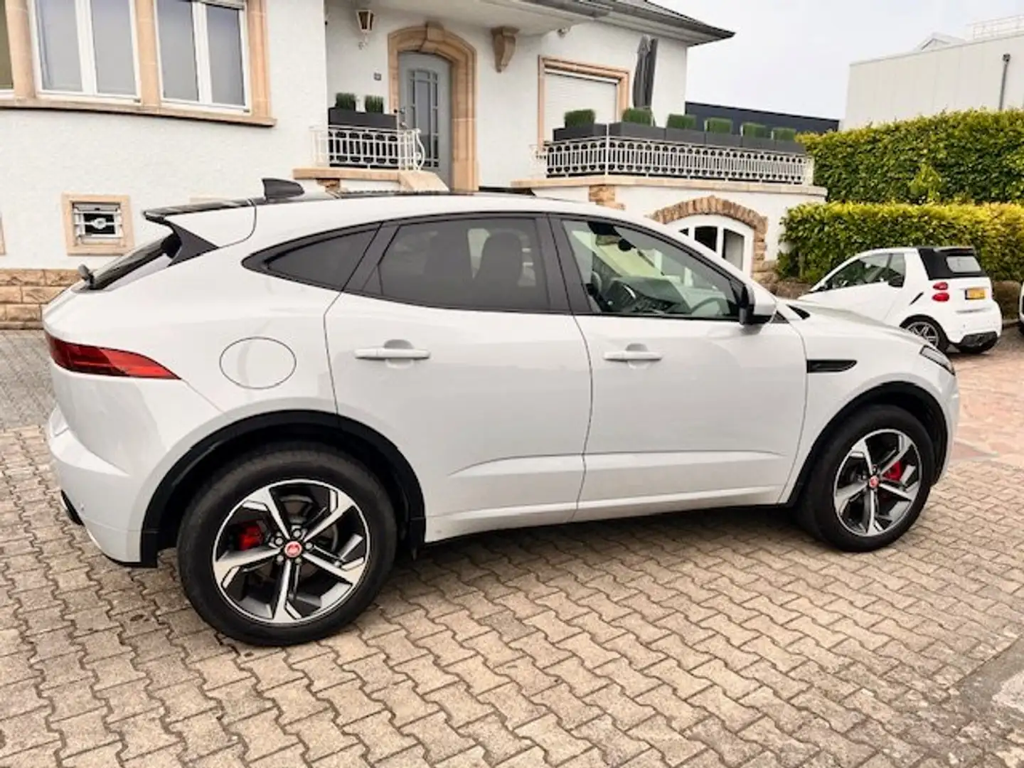 2021 Jaguar E-Pace, čierna, 45 000 km, Luxembursko — foto 8 z 12