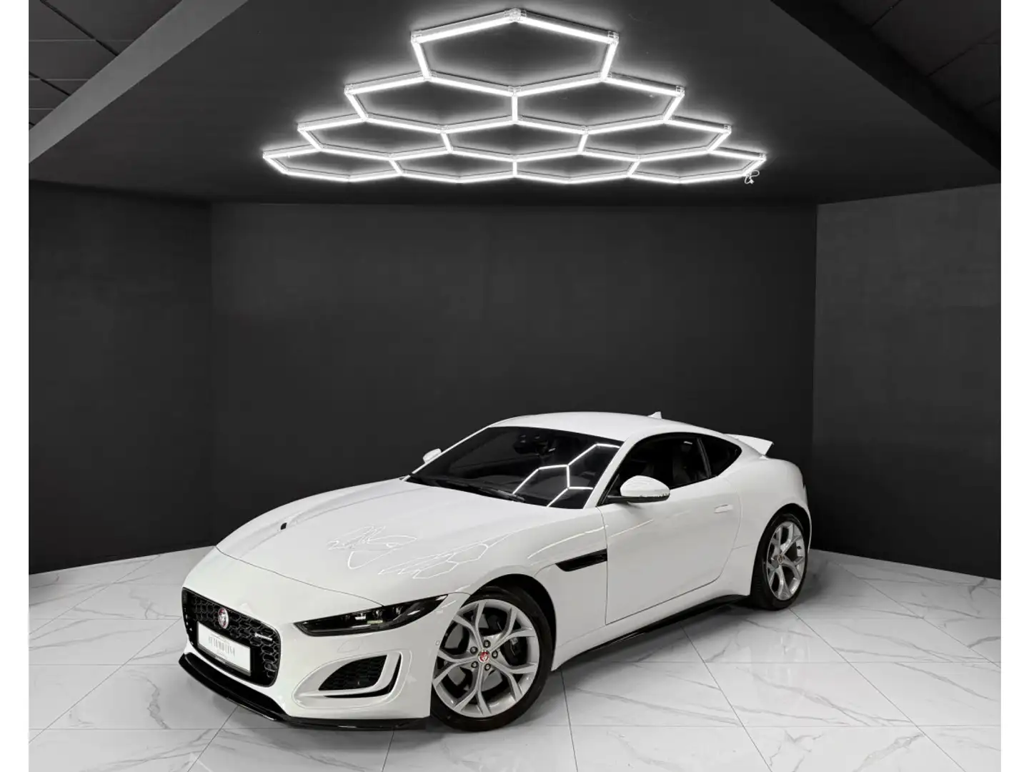 2021 Jaguar F-Type, 16 990 km, Luxembursko — foto 1