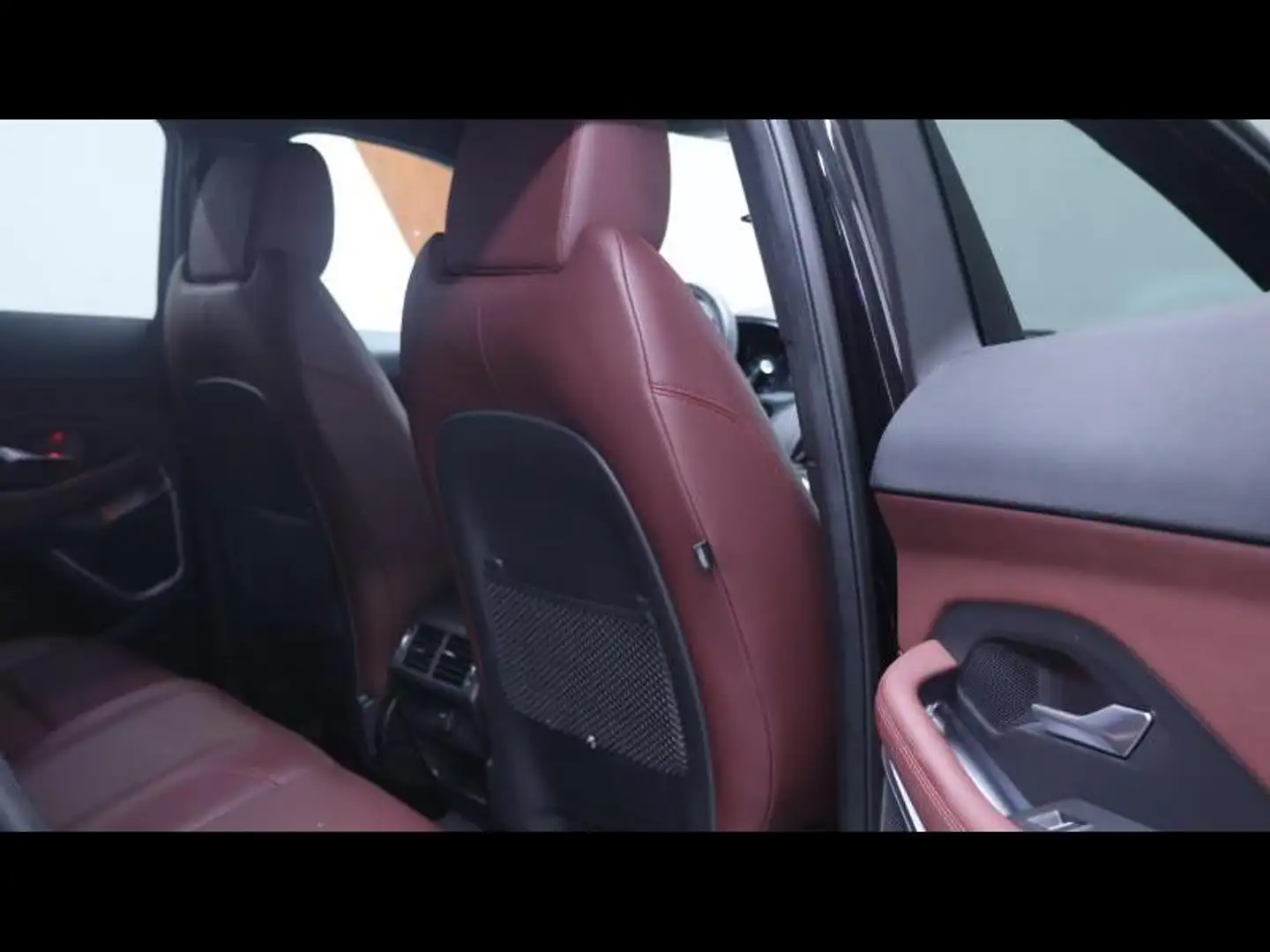 2023 Jaguar E-Pace, 68 329 km, Luxembursko — foto 12 z 12