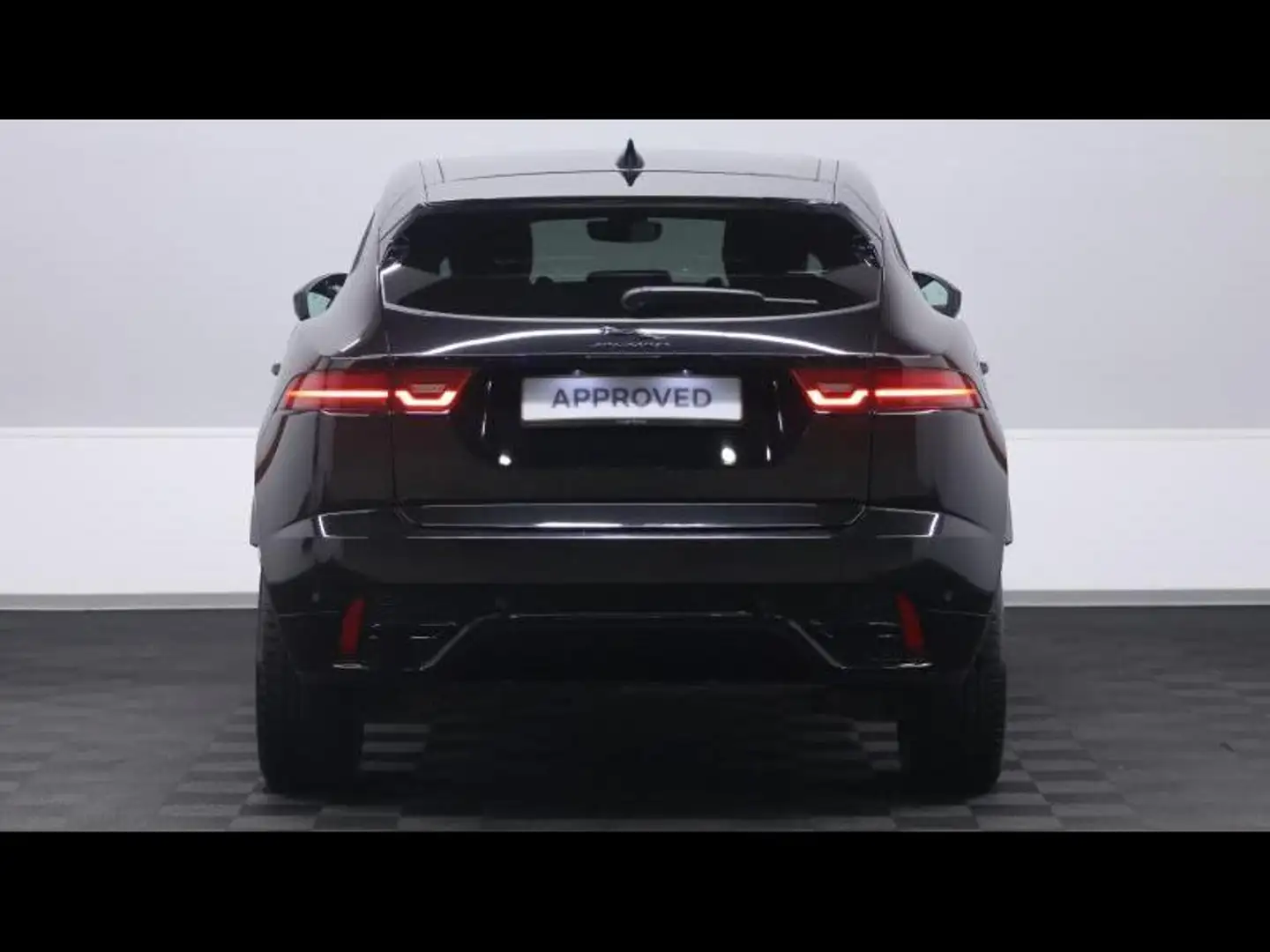 2023 Jaguar E-Pace, 68 329 km, Luxembursko — foto 5 z 12