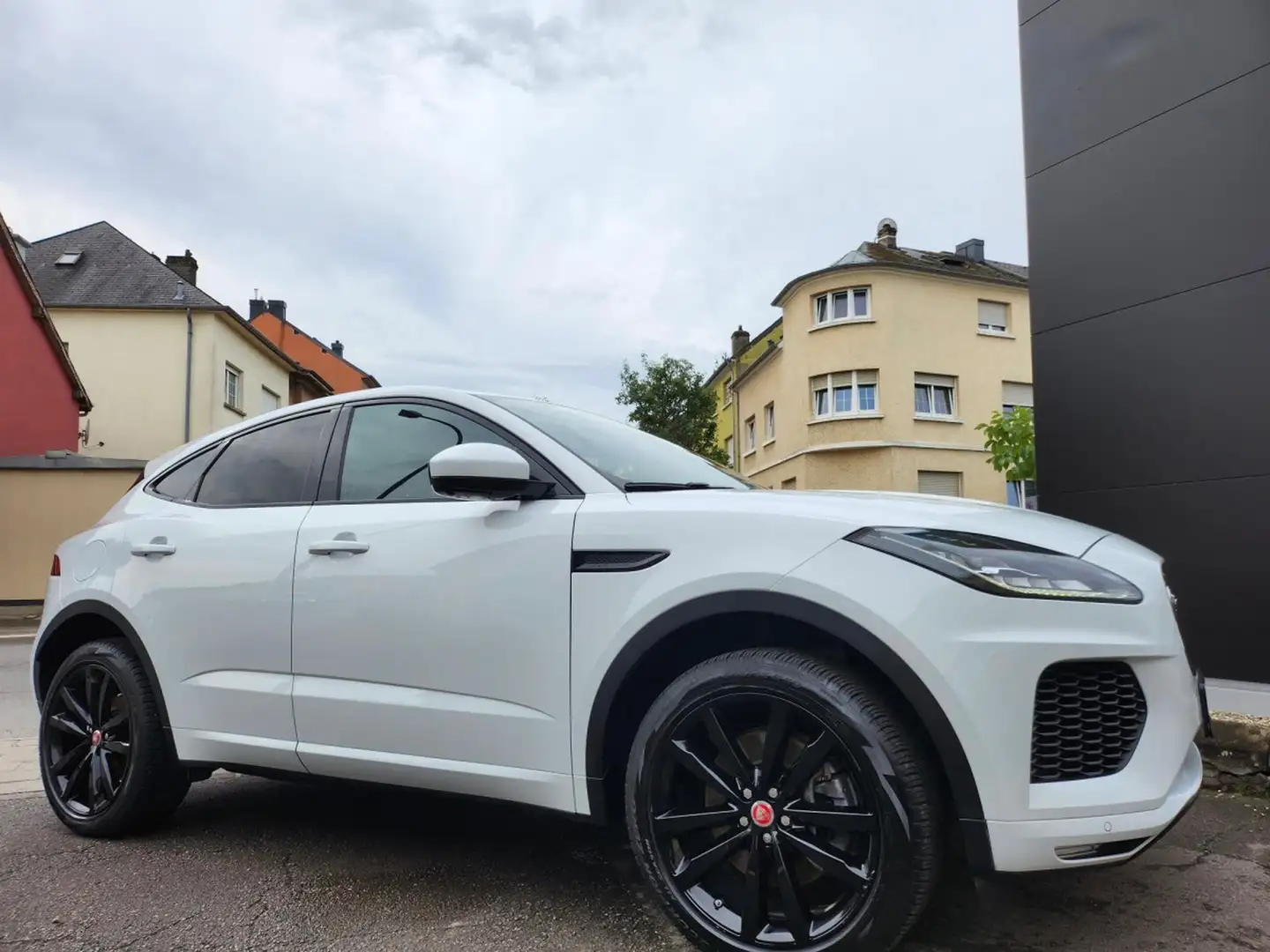2019 Jaguar E-Pace, 97 000 km, Luxembursko — foto 1
