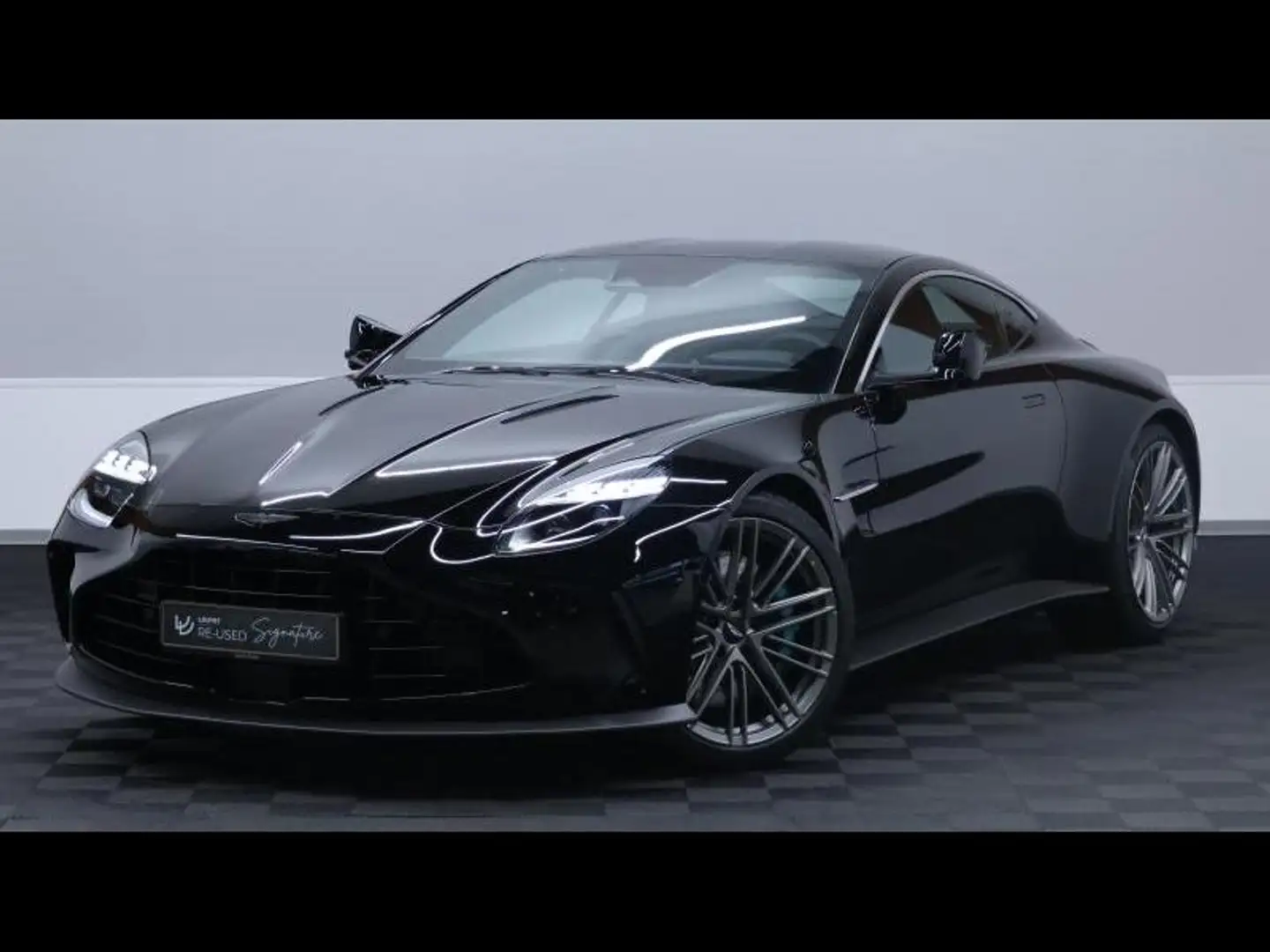 2026 Aston Martin Vantage, 2 000 km, Luxembursko — foto 1