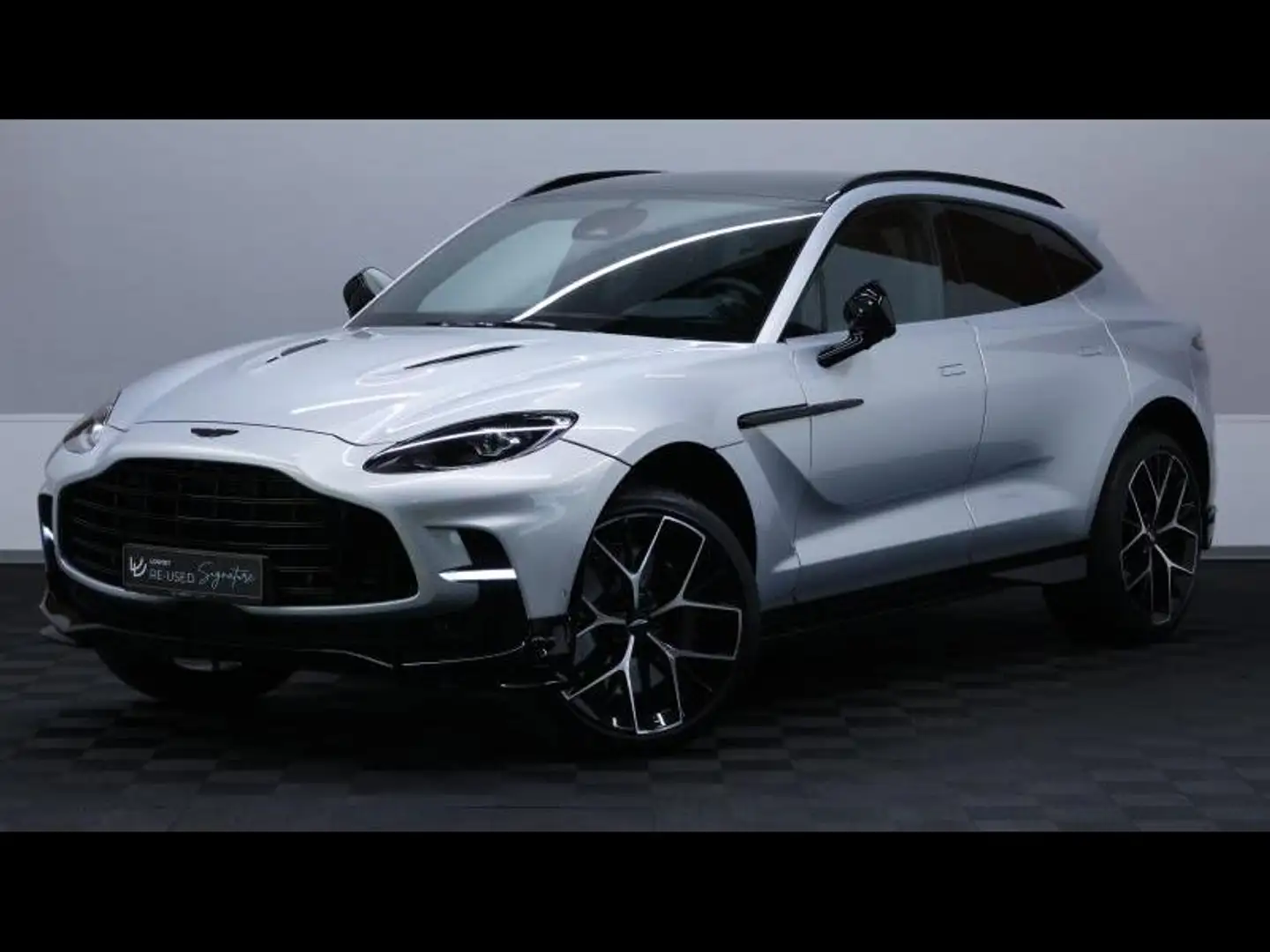2025 Aston Martin DBX, strieborná, 10 141 km, Luxembursko — foto 1