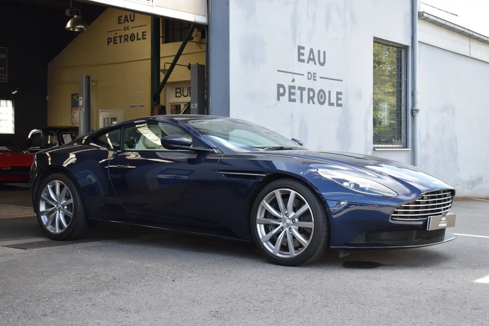 2019 Aston Martin DB11, 15 000 km, Luxembursko — foto 1