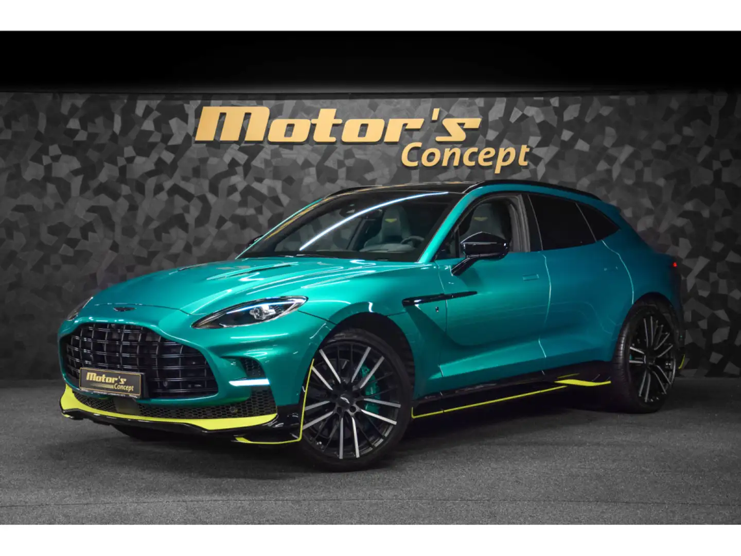 2024 Aston Martin DBX, 39 990 km, Luxembursko — foto 1