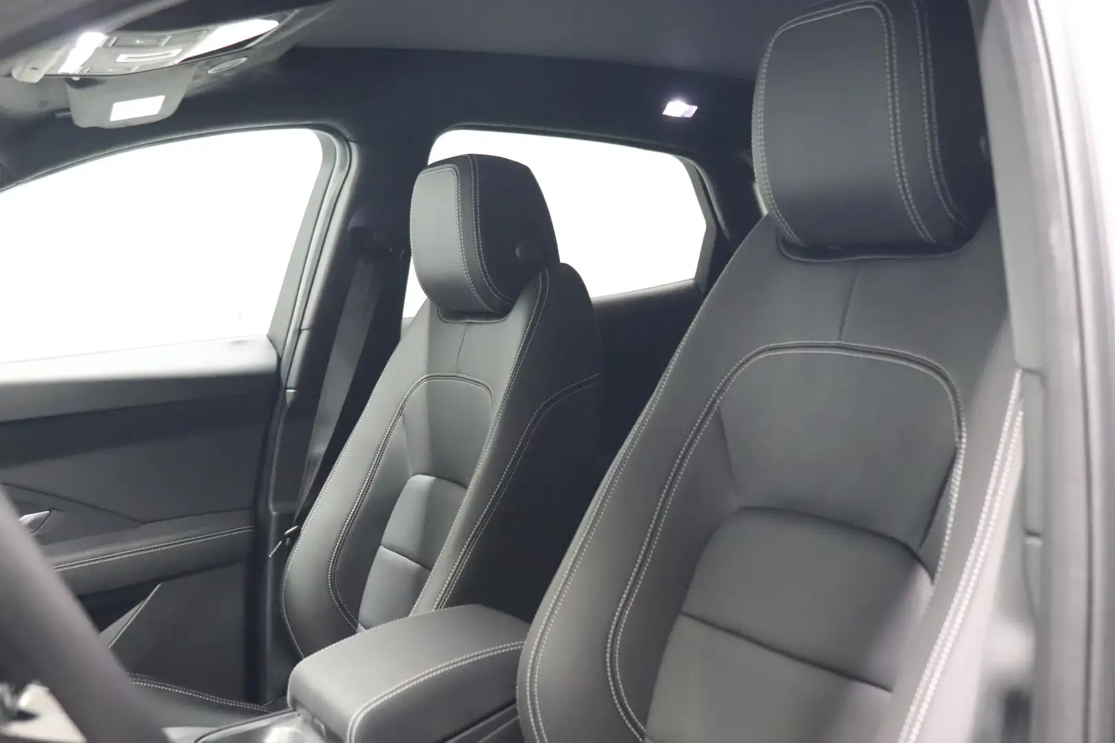 2024 Jaguar E-Pace, čierna, 37 712 km, Holandsko — foto 12 z 12