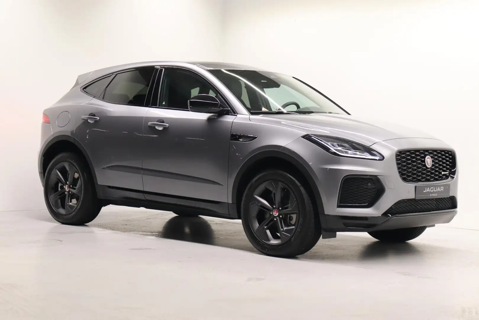 2024 Jaguar E-Pace, čierna, 37 712 km, Holandsko — foto 2 z 12