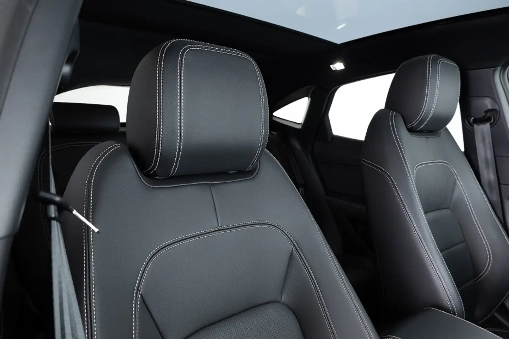 2023 Jaguar E-Pace, 27 145 km, Holandsko — foto 5 z 12