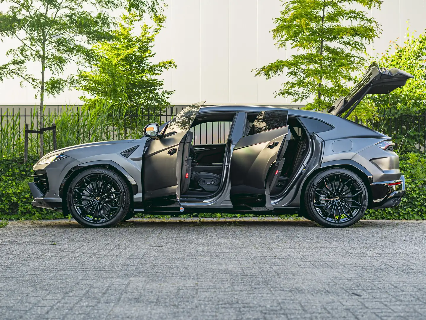 2026 Lamborghini Urus, 500 km, Holandsko — foto 4 z 12
