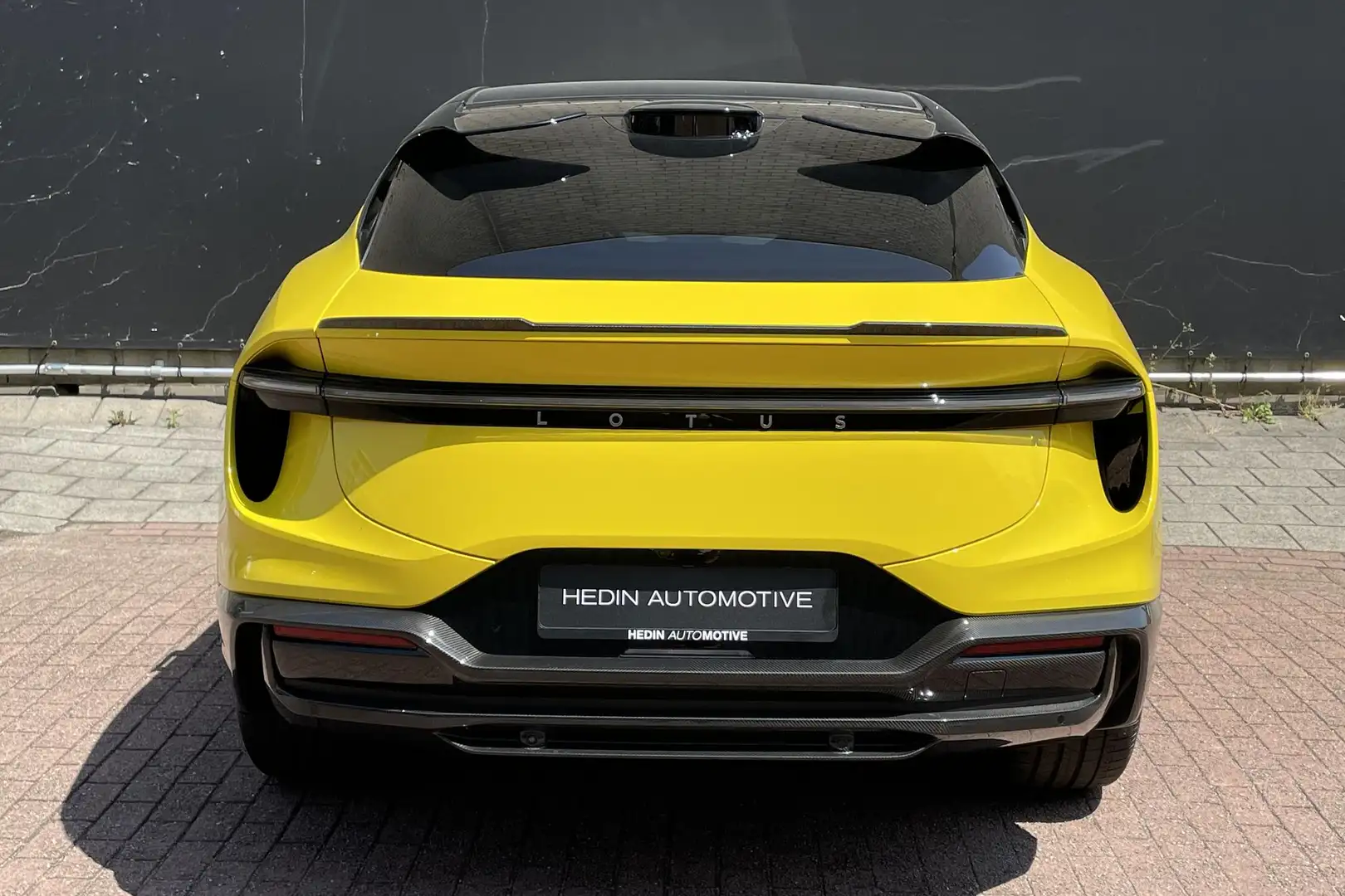 2025 Lotus Eletre, 3 476 km, Holandsko — foto 7 z 12