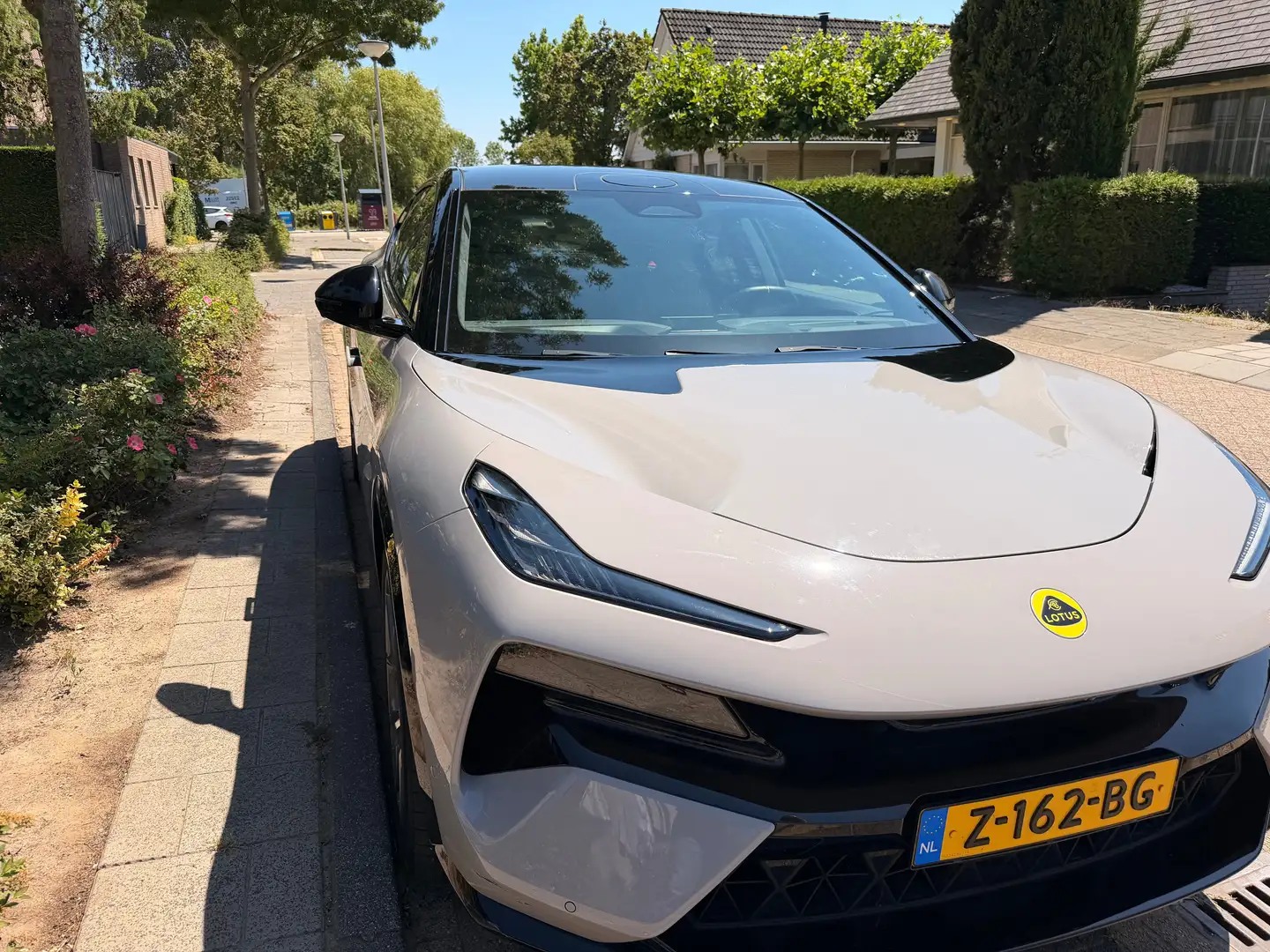 2024 Lotus Eletre, 23 800 km, Holandsko — foto 5 z 8