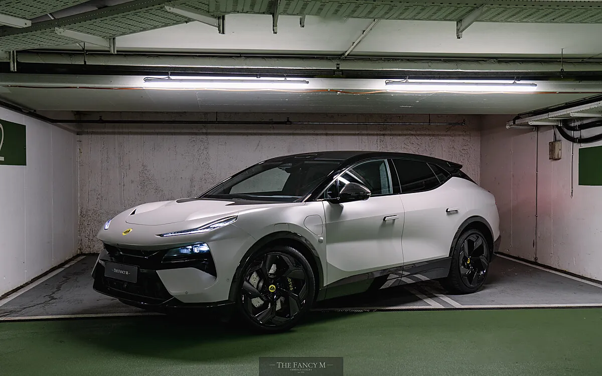2025 Lotus Eletre, 8 500 km, Rakúsko — foto 1