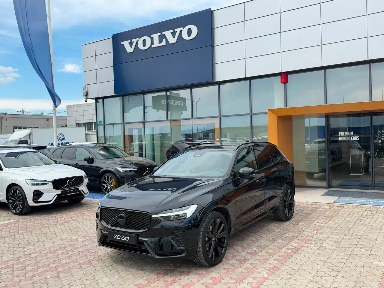 2025 Volvo XC 60, čierna, 7 700 km, Rumunsko — foto 1