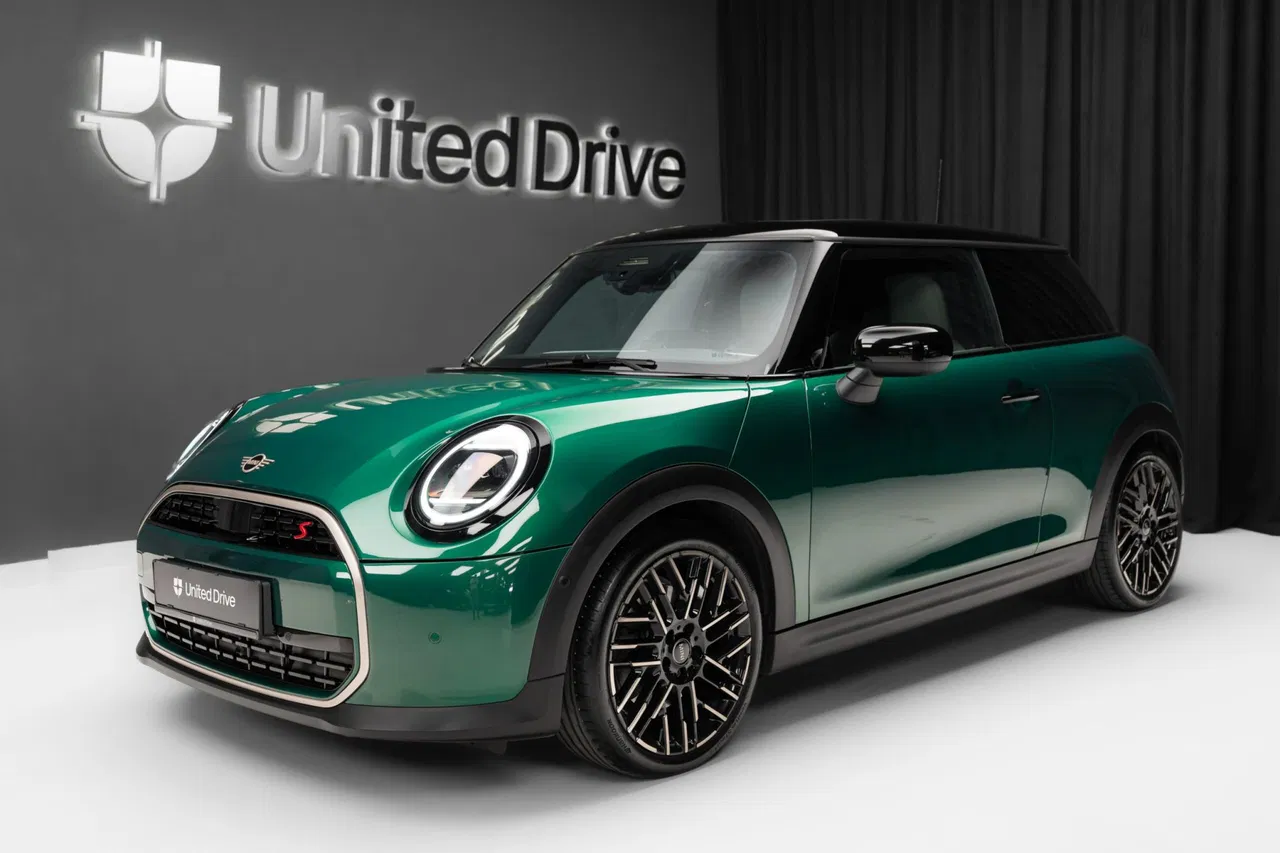2024 MINI Cooper S, 30 410 km, Rumunsko — foto 1