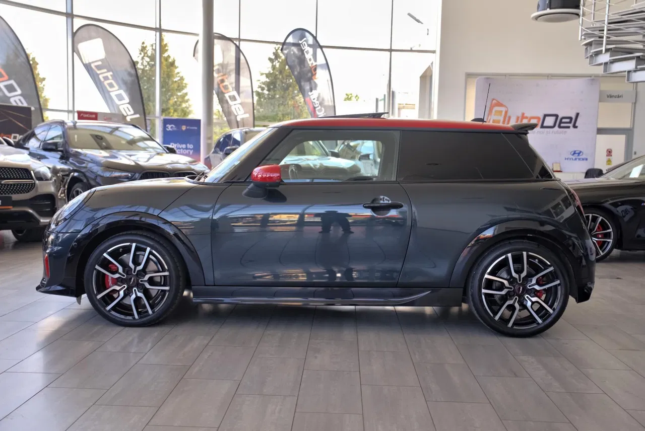 2025 MINI Cooper, 12 200 km, Rumunsko — foto 4 z 26