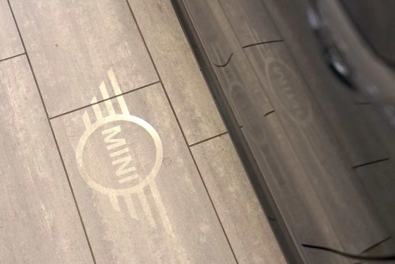 2025 MINI Cooper, 12 200 km, Rumunsko — foto 6 z 26