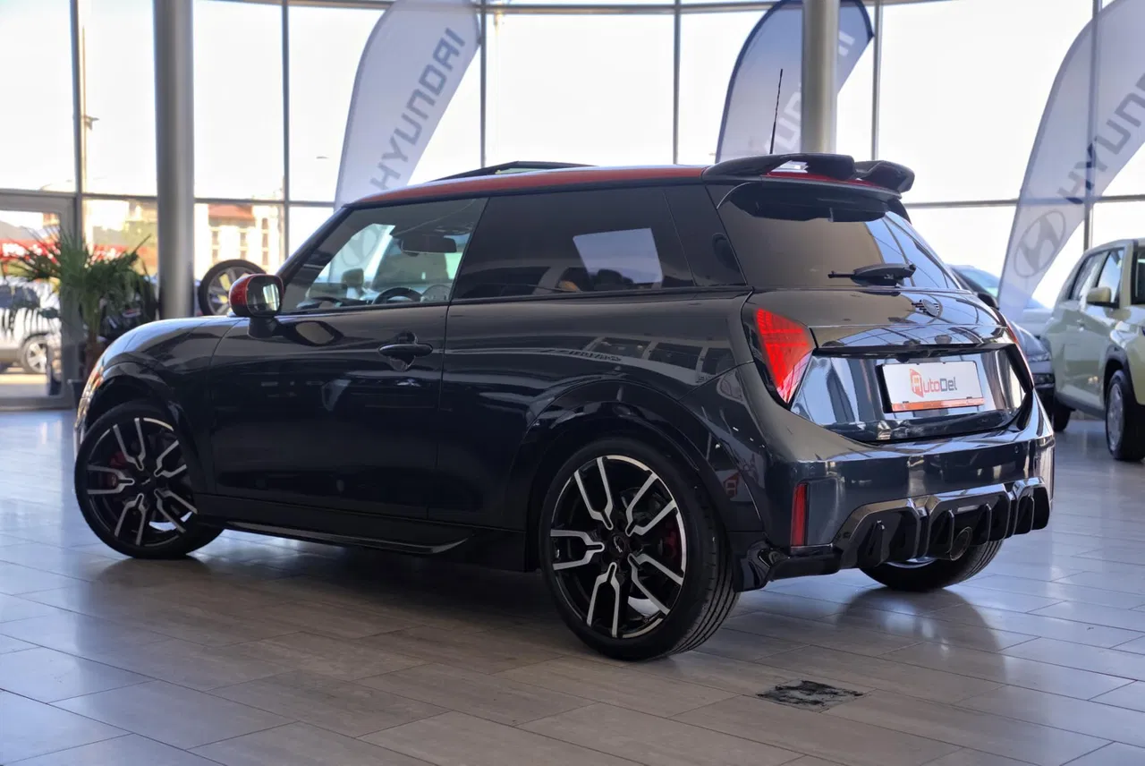 2025 MINI Cooper, 12 200 km, Rumunsko — foto 8 z 26