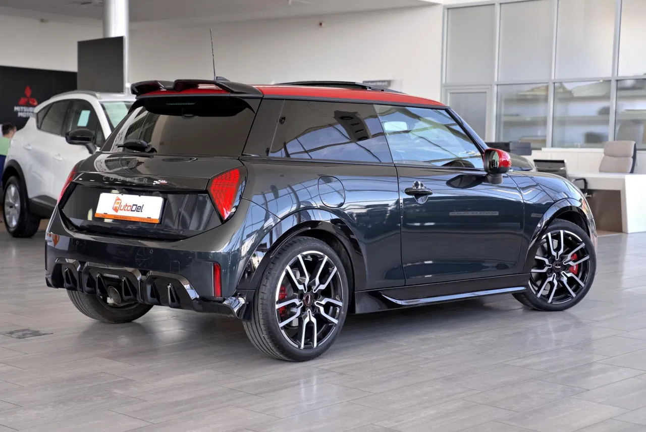 2025 MINI Cooper, 12 200 km, Rumunsko — foto 9 z 26