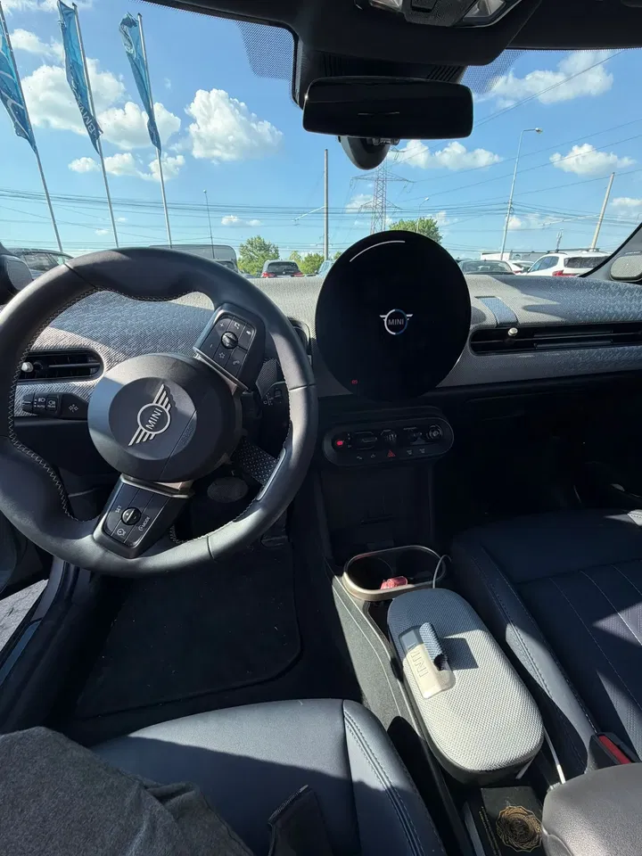 2024 MINI Cooper, 19 000 km, Rumunsko — foto 10 z 14