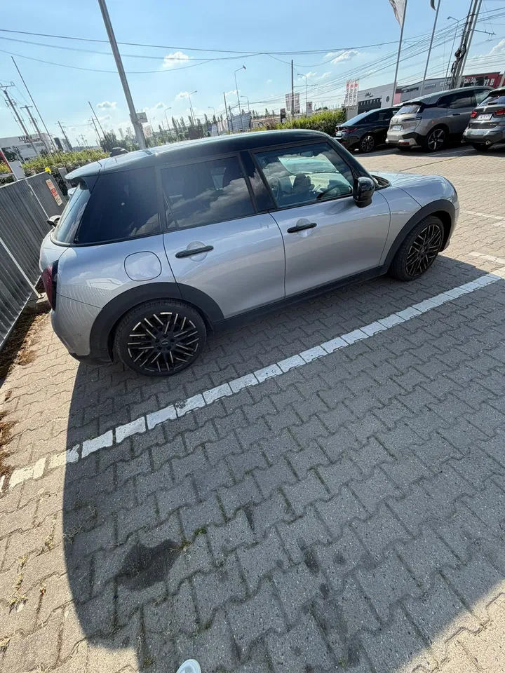 2024 MINI Cooper, 19 000 km, Rumunsko — foto 4 z 14