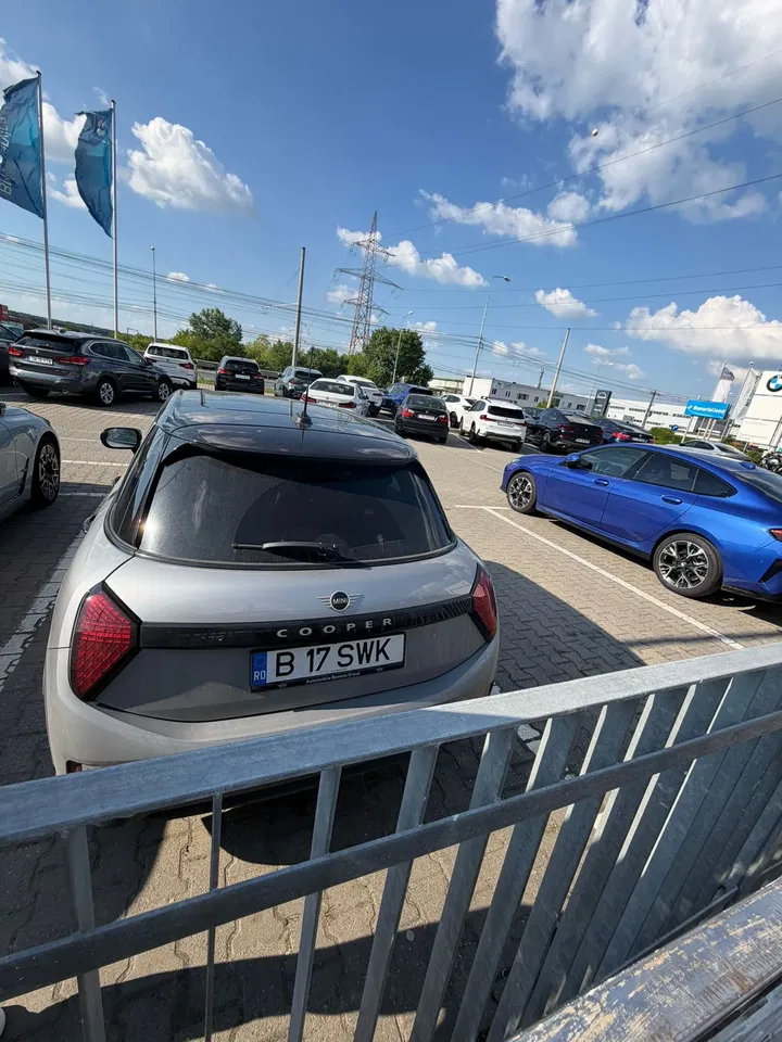2024 MINI Cooper, 19 000 km, Rumunsko — foto 7 z 14