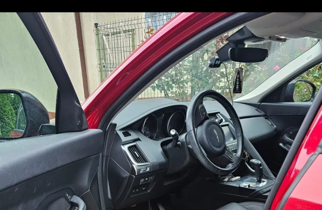 2021 Jaguar E-Pace, 45 000 km, Rumunsko — foto 2 z 8