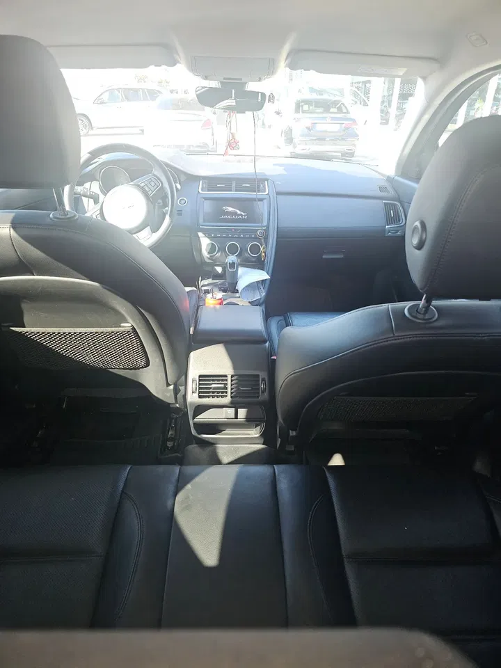 2021 Jaguar E-Pace, 45 000 km, Rumunsko — foto 5 z 8