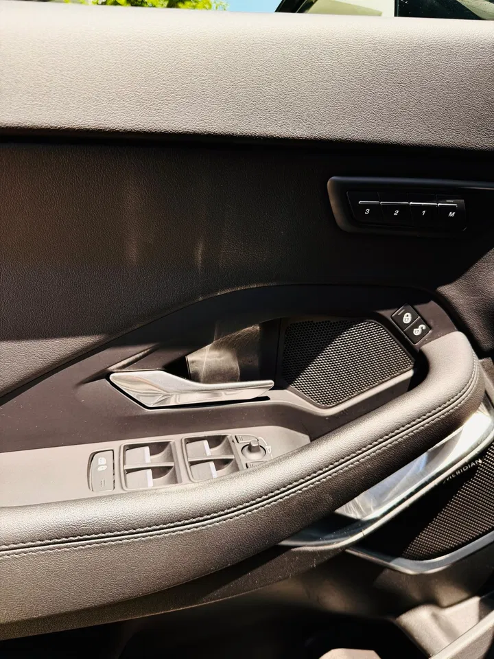 2020 Jaguar E-Pace, 111 540 km, Rumunsko — foto 9 z 14
