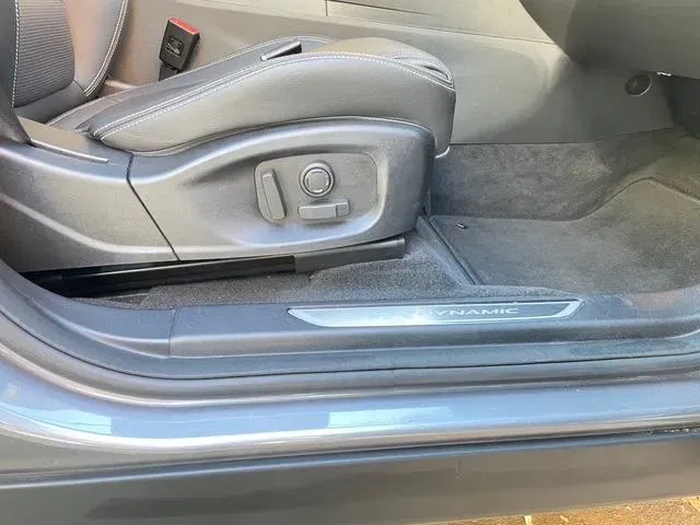 2022 Jaguar E-Pace, čierna, 42 351 km, Rumunsko — foto 16 z 36