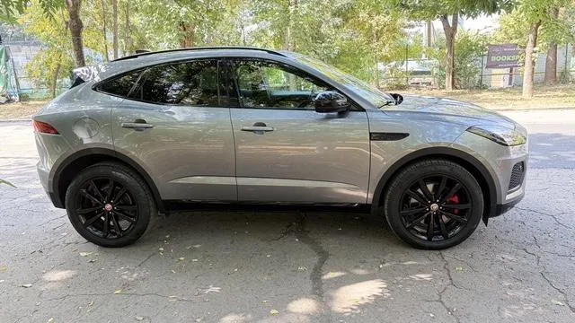 2022 Jaguar E-Pace, čierna, 42 351 km, Rumunsko — foto 7 z 36
