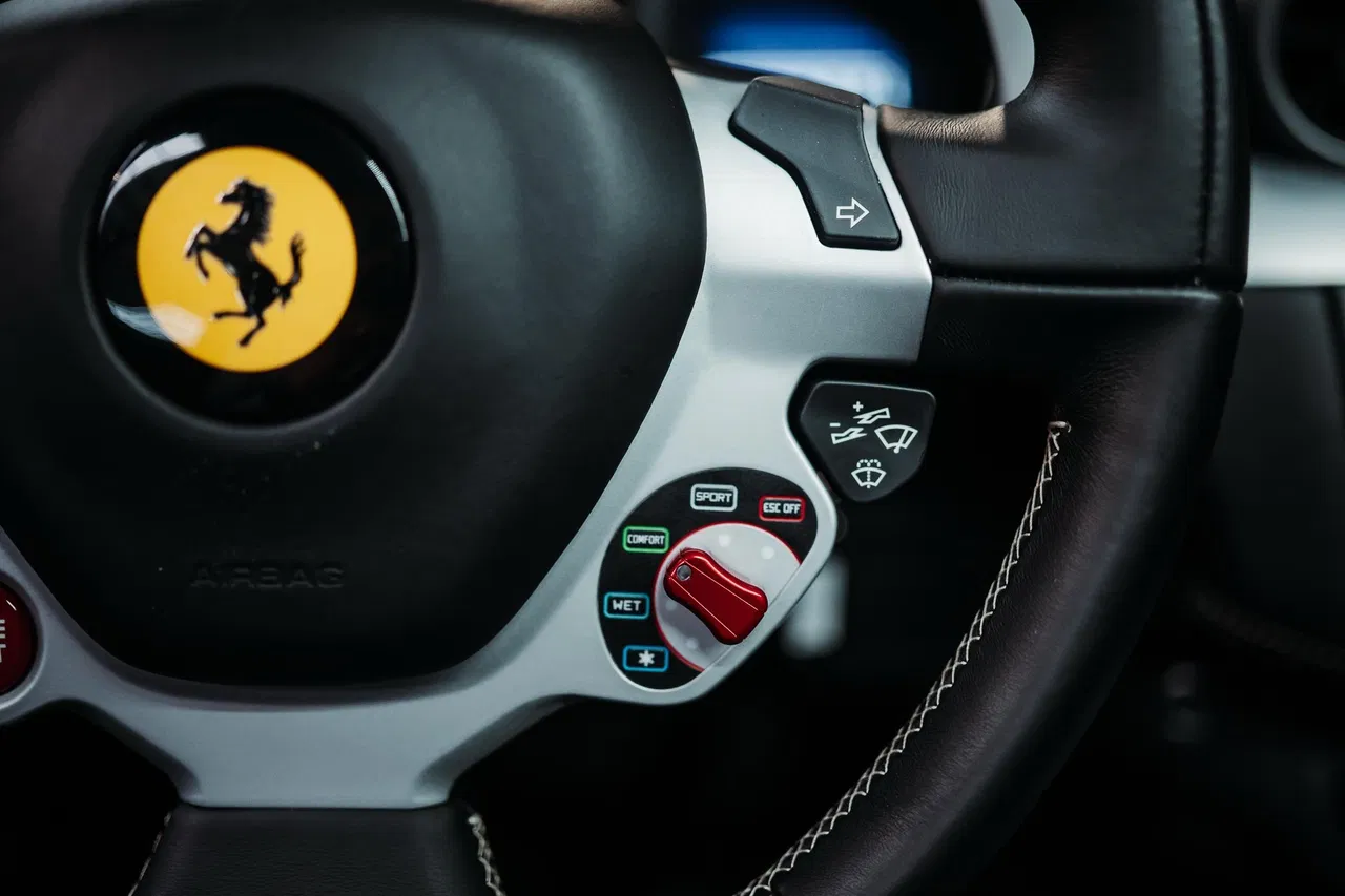 2015 Ferrari FF, 52 000 km, Rumunsko — foto 13 z 20