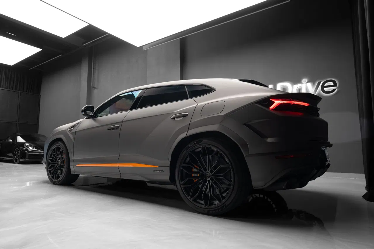2026 Lamborghini URUS, 24 km, Rumunsko — foto 9 z 40