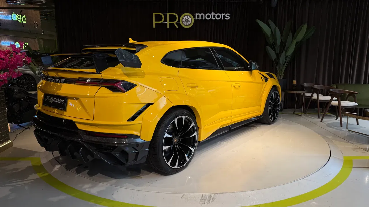 2024 Lamborghini URUS, 12 900 km, Rumunsko — foto 8 z 40