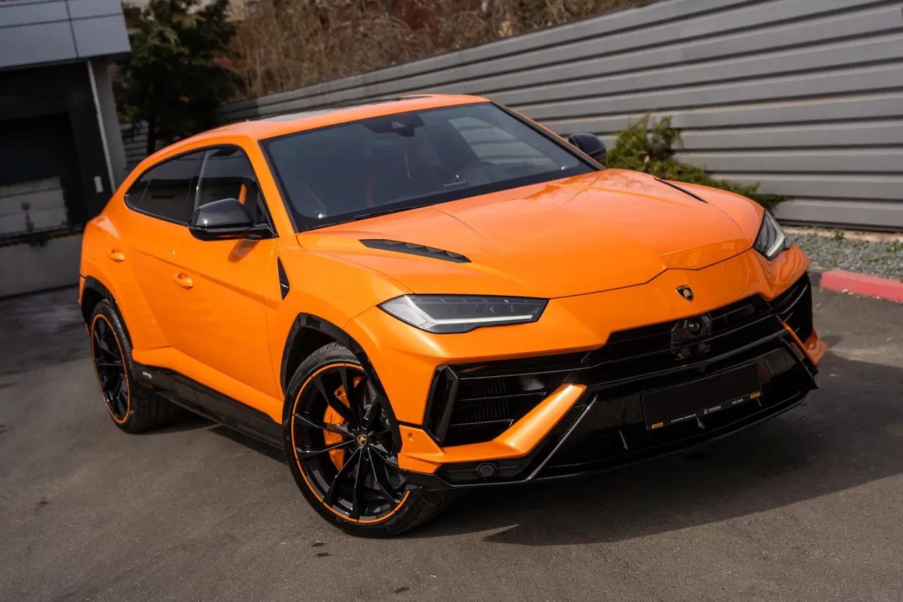 2025 Lamborghini URUS, 4 000 km, Rumunsko — foto 2 z 37
