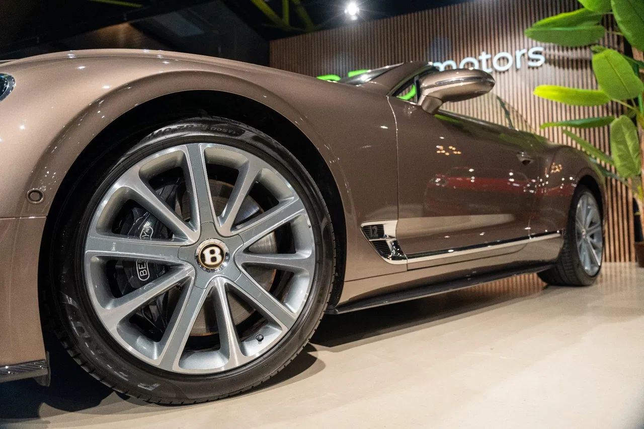 2019 Bentley Continental, 59 100 km, Rumunsko — foto 15 z 40