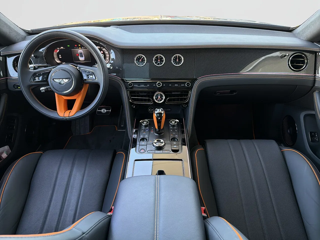 2025 Bentley Flying Spur, 5 000 km, Rumunsko — foto 2 z 13
