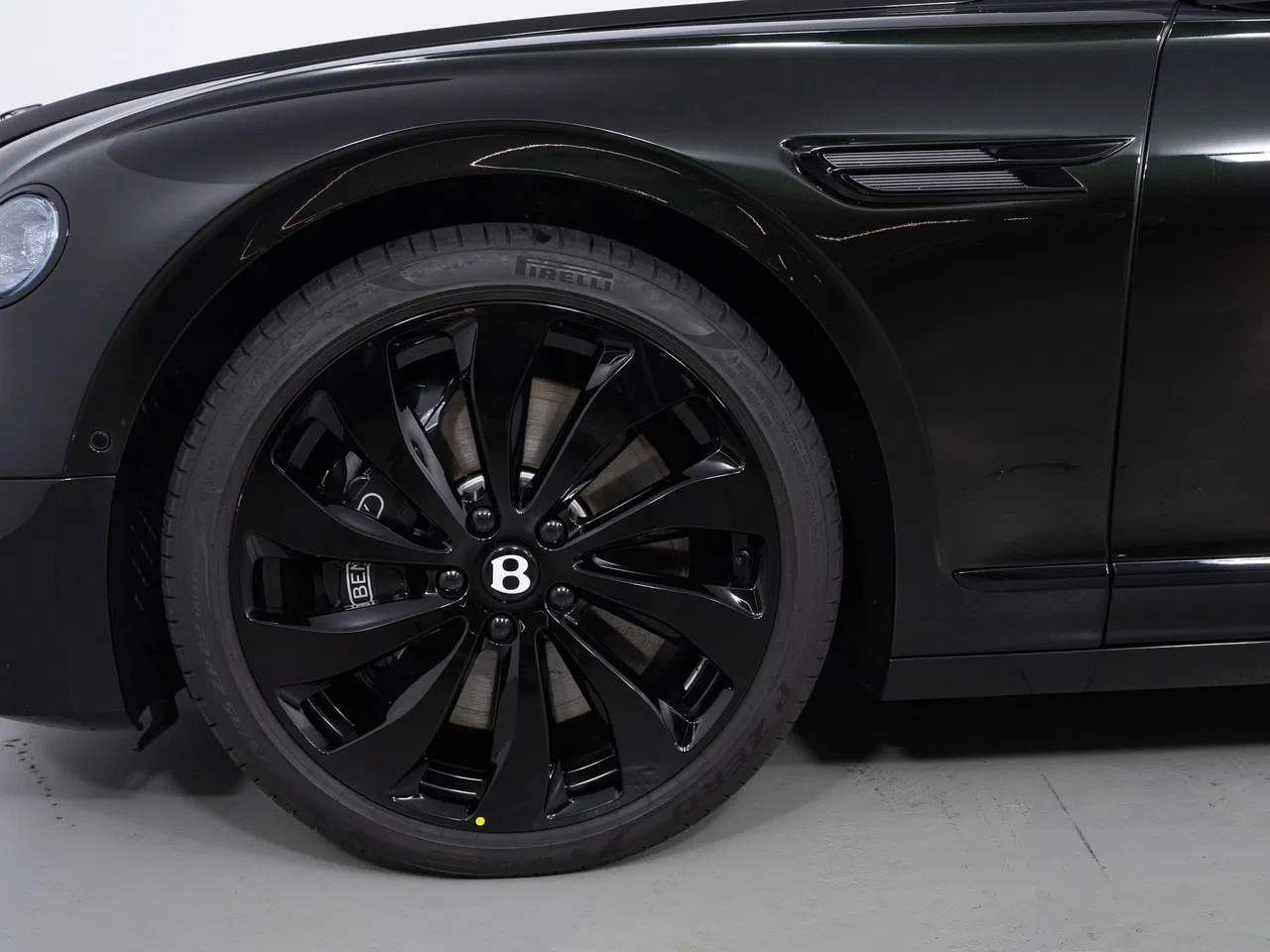 2026 Bentley Flying Spur, 3 300 km, Rumunsko — foto 7 z 27