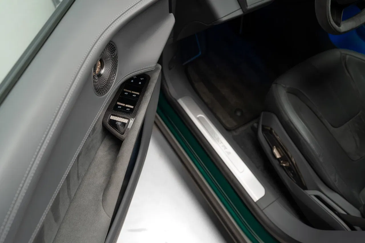 2023 Lotus Eletre, 14 000 km, Rumunsko — foto 13 z 40