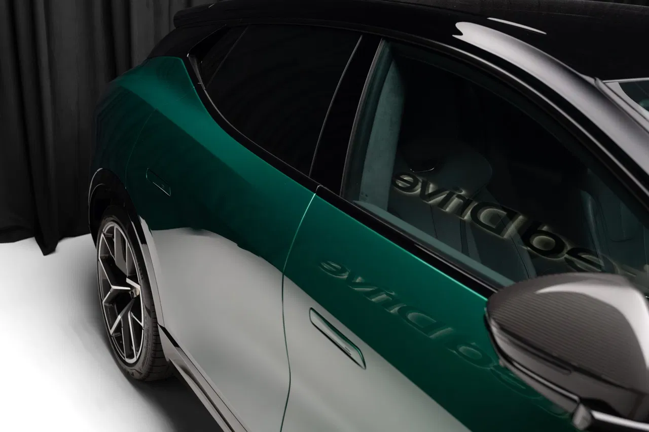 2023 Lotus Eletre, 14 000 km, Rumunsko — foto 4 z 40