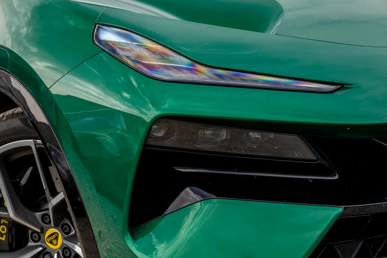 2023 Lotus Eletre, 82 000 km, Rumunsko — foto 12 z 40