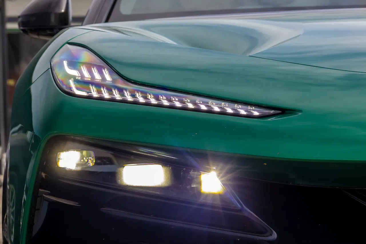 2023 Lotus Eletre, 82 000 km, Rumunsko — foto 13 z 40