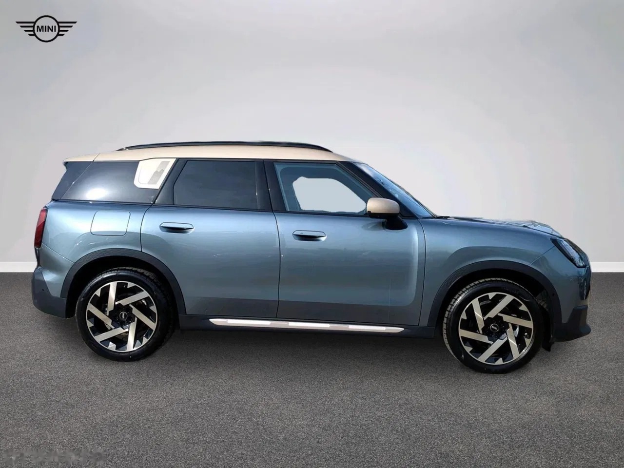 2026 MINI Countryman, 6 406 km, Poľsko — foto 1
