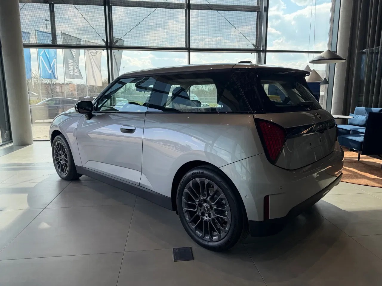 2026 MINI Cooper, 10 km, Poľsko — foto 7 z 20