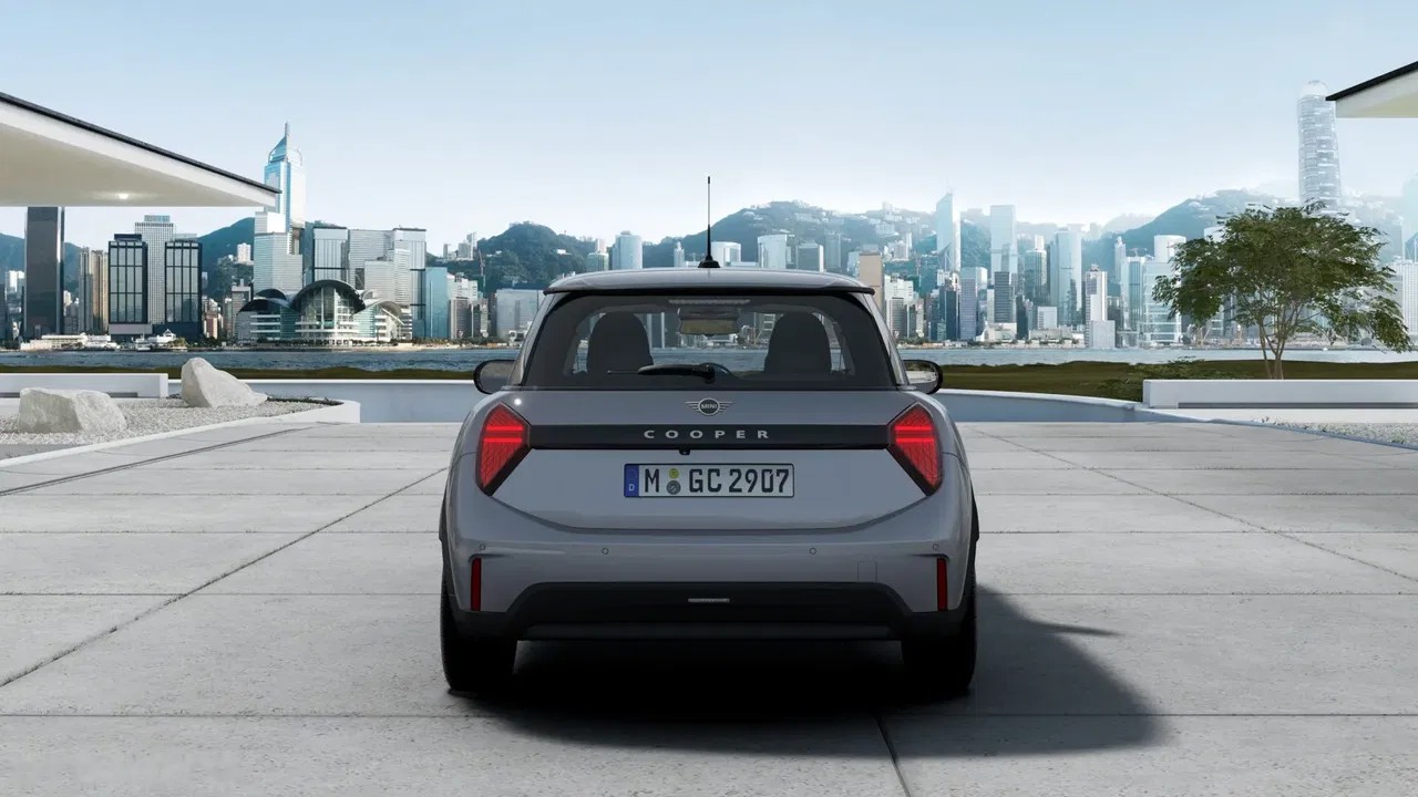 2026 MINI Cooper, 5 km, Poľsko — foto 3 z 5