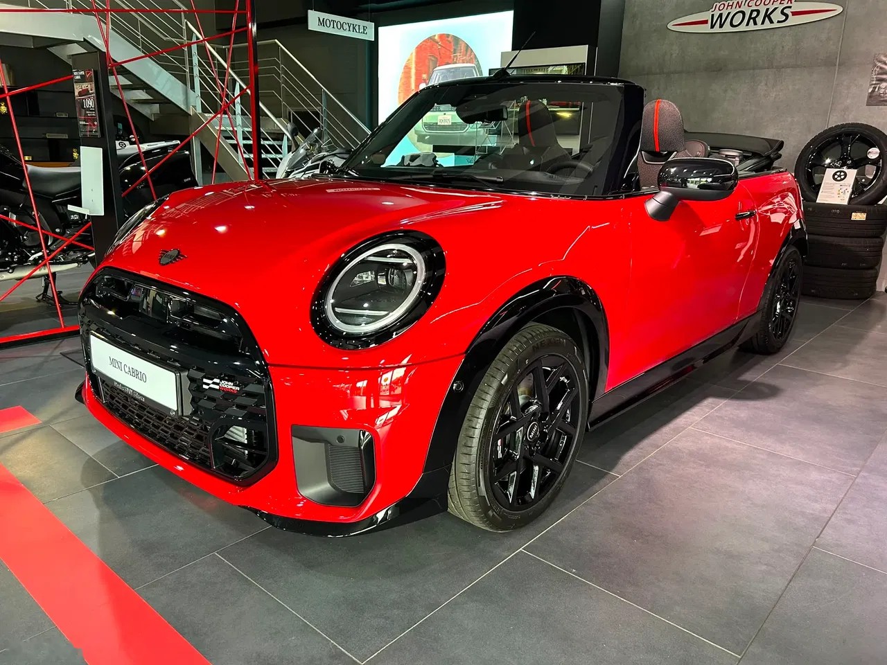 2026 MINI Cooper S, 10 km, Poľsko — foto 1