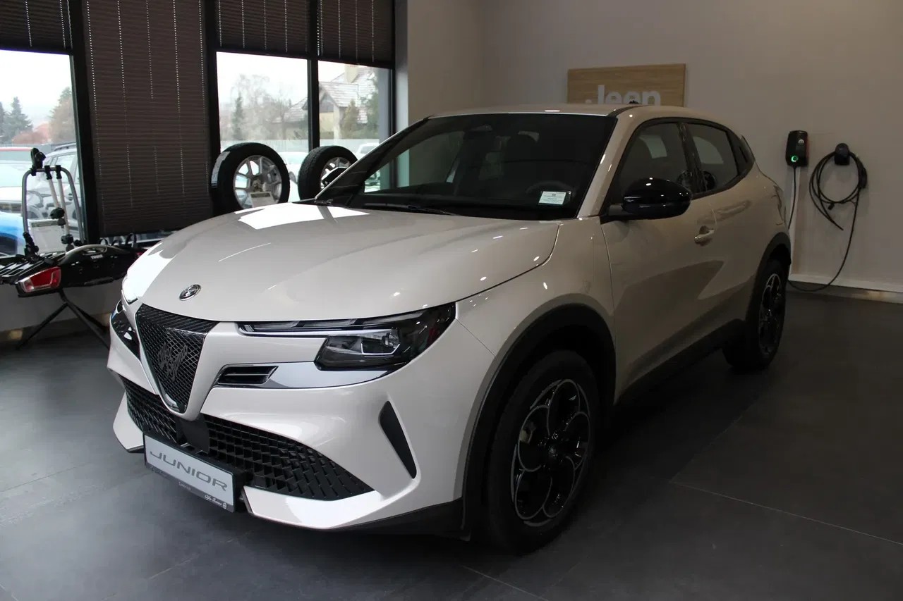 2026 Alfa Romeo Junior, 1 km, Polsko — foto 1