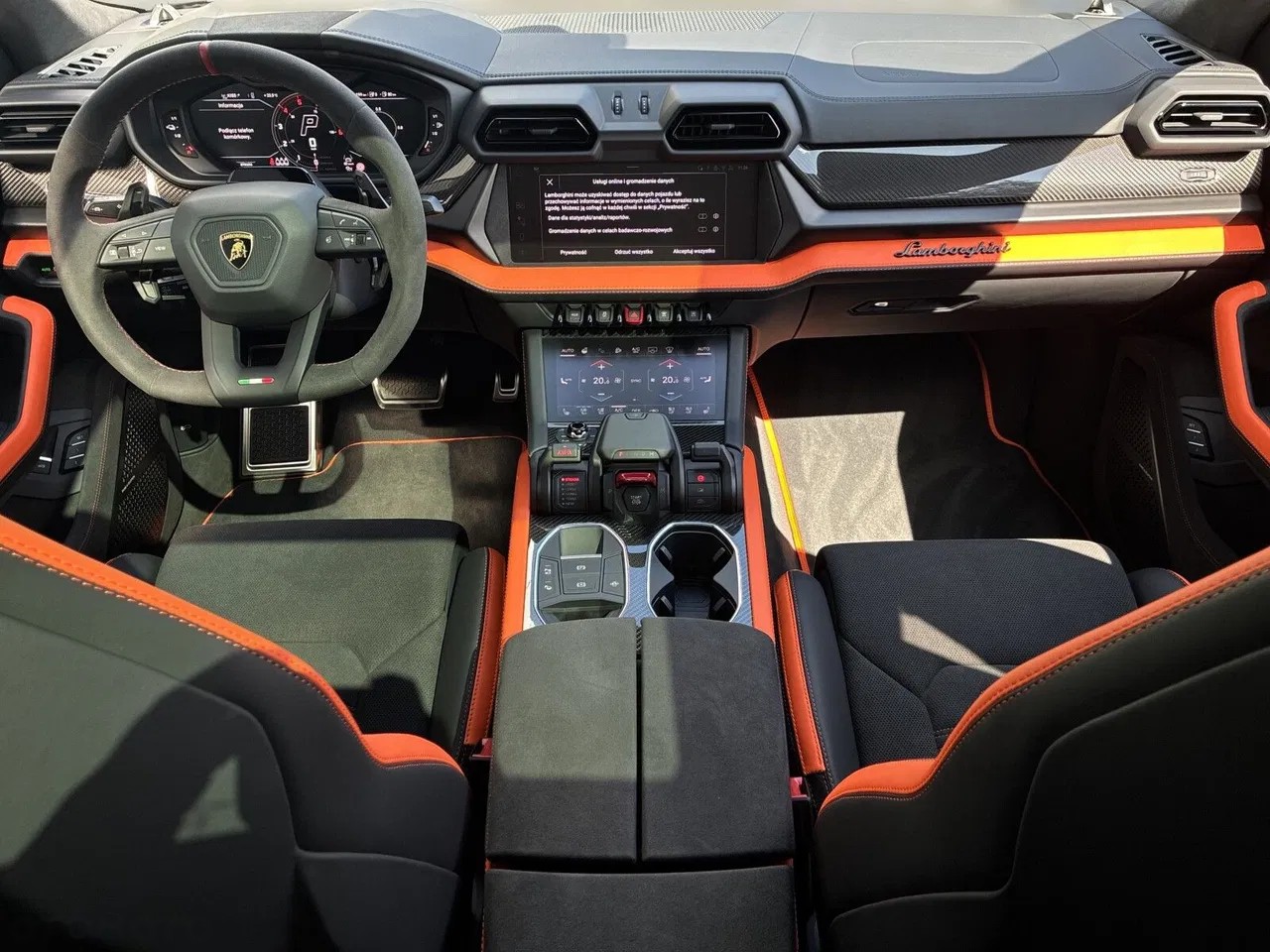 2026 Lamborghini Urus, 200 km, Poľsko — foto 9 z 23